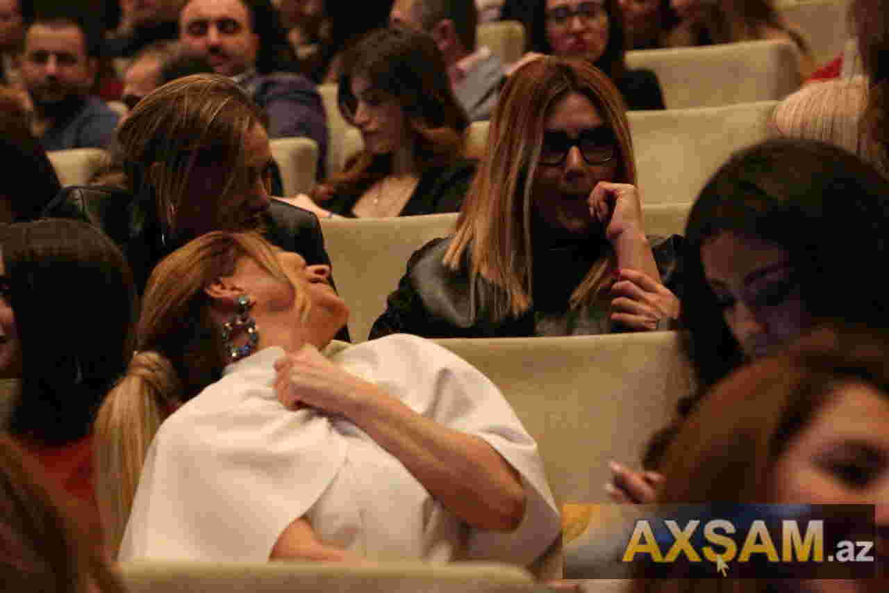 Aygün Kazımova ilə Zülfiyyə Xanbabayeva illər sonra barışdı -  FOTOLAR